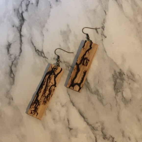 Earthy boho wood burned bar earrings - Picture 3 of 4